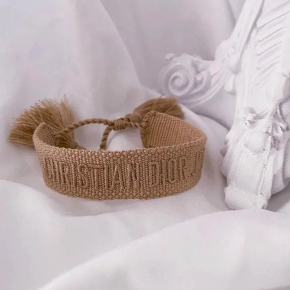 Yarn bracelet